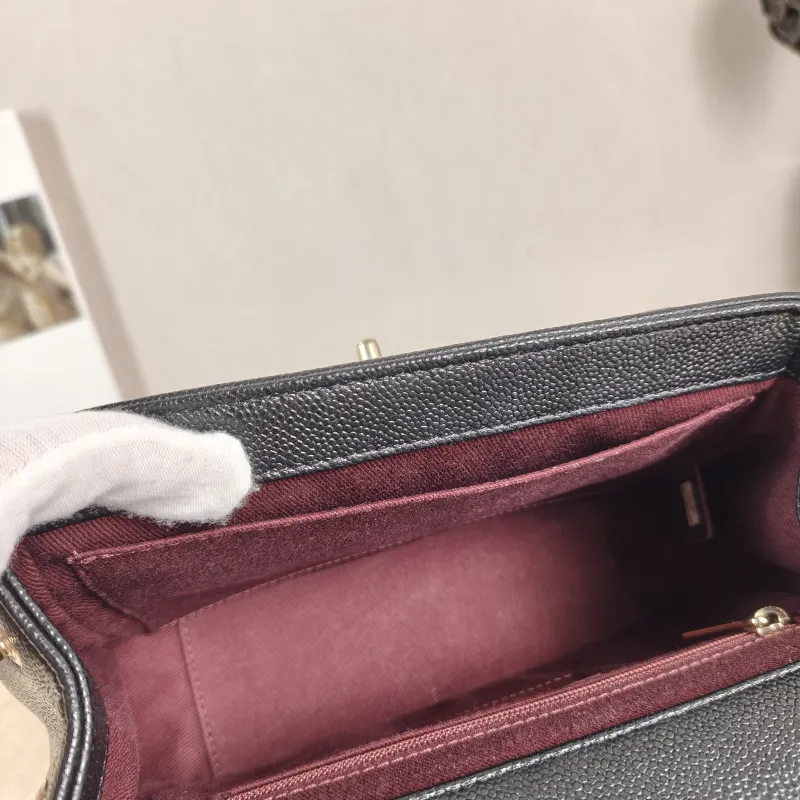 Chanel Crossbody Bag affinity Messenger Bag Black Grained Calfskin Small 19 × 7 × 14 cm 31 — detail view 11 of 14