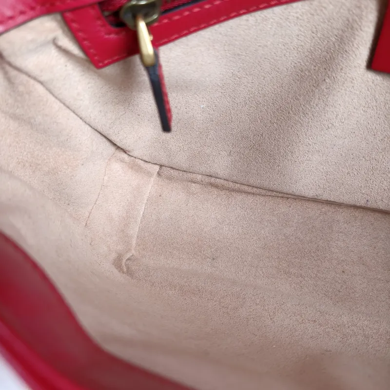 GUCCI Crossbody Bag GG Marmont Medium Marmont 26Red Calfskin Medium26 × 7 × 15 cm — detail view 9 of 11