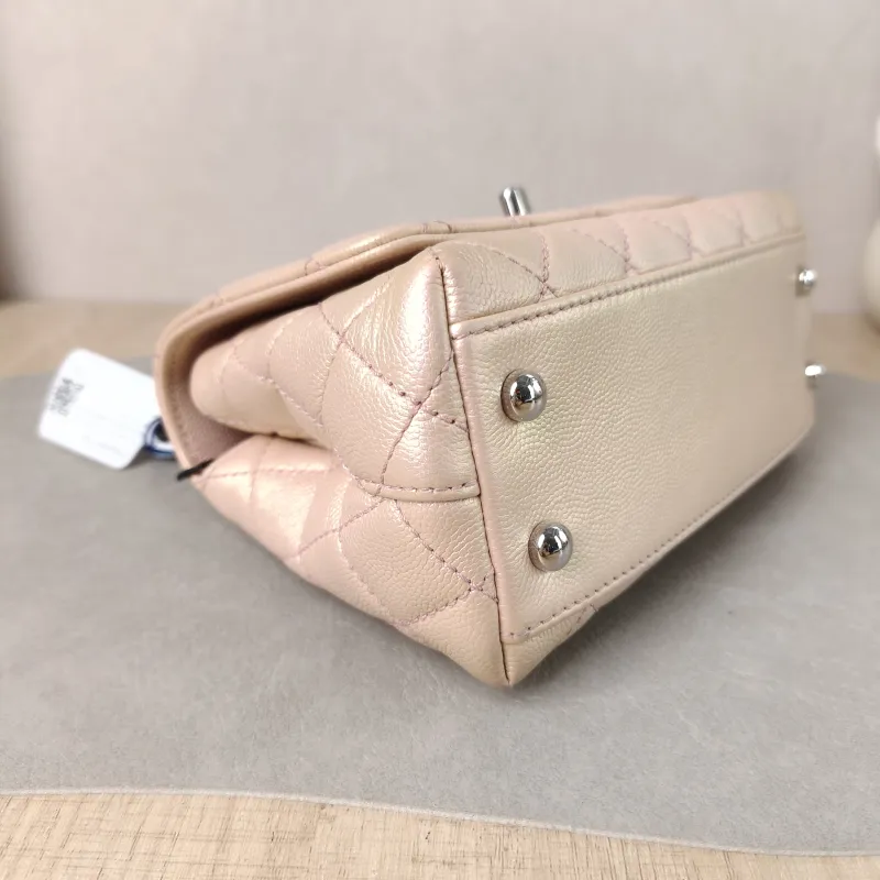 Chanel Crossbody Bag Coco Handle​ Grained Calfskin Mini 19 × 9 × 13 cm — detail view 1 of 12