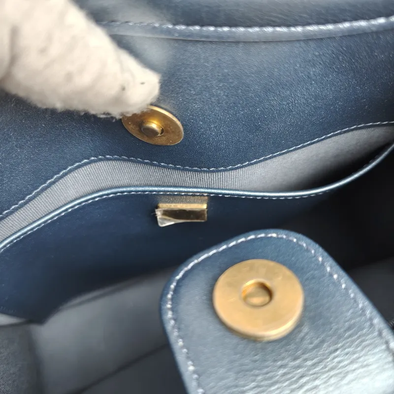 Chanel Crossbody Bag Hobo Blue One Size 22 × 6 × 24 cm — detail view 10 of 13