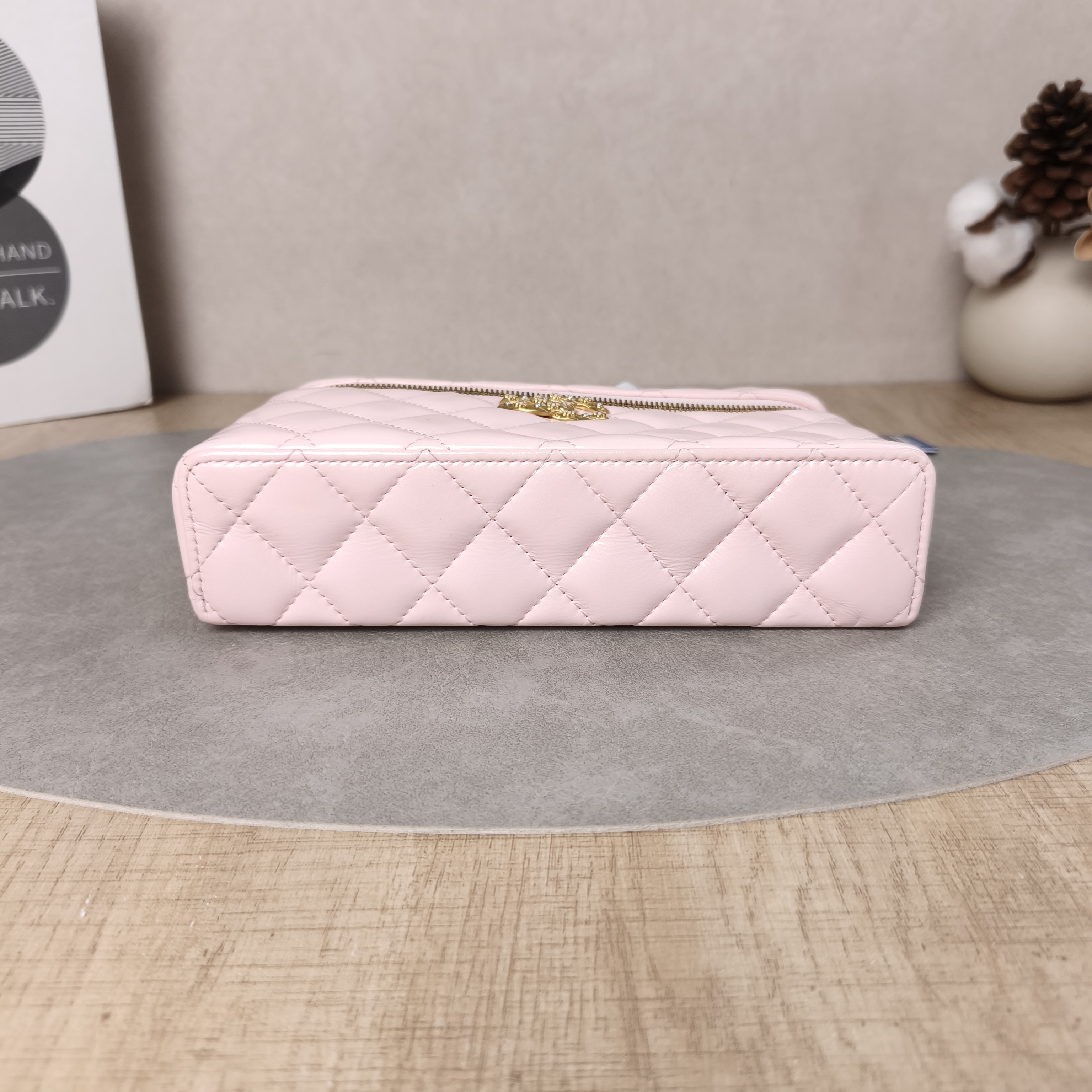 Chanel Crossbody Bag26c lp Vanity Case Bag Pink Calfskin One Size19.5 × 5 × 17 cm — cover view 6 of 6
