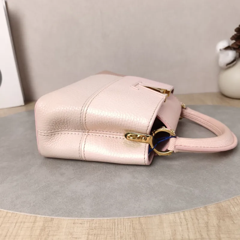 Louis Vuitton Crossbody Bag Capucines Pink Colorblock Calfskin · mini21 × 8 × 14 cm — detail view 6 of 13