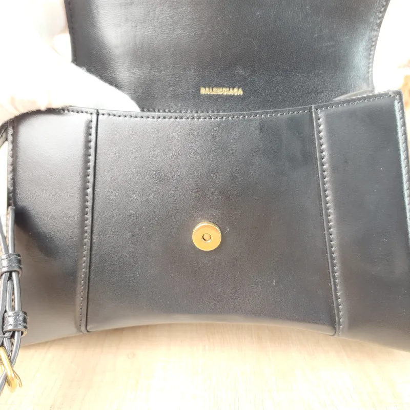 BALENCIAGA Crossbody Bag Hourglass Hourglass Bag Black Calfskin S 23 × 10 × 14 cm — detail view 6 of 14