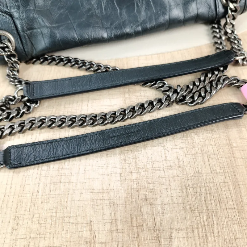 SAINT LAURENT Crossbody Bag Niki D Green Waxed Leather Medium 28 × 8.5 × 20 cm — detail view 9 of 11