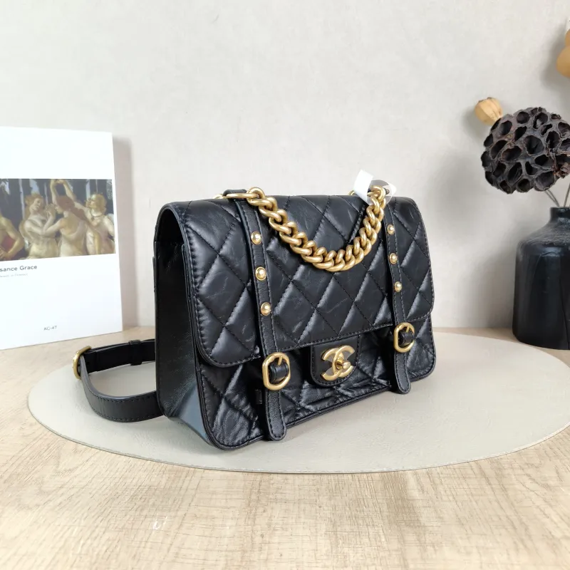 Chanel Crossbody Bag21b Black Calfskin One Size25 × 8 × 17 cm — cover view 2 of 5