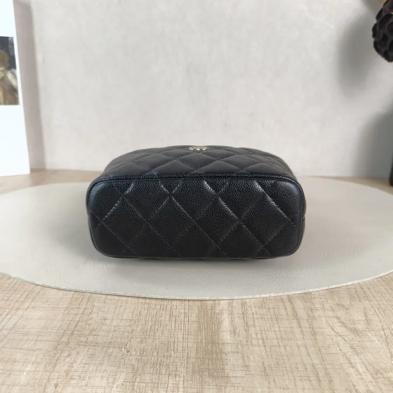Chanel Crossbody Bag Vanity Case Bag Black Grained Calfskin 20 × 6 × 19 cm — cover view 4 of 5