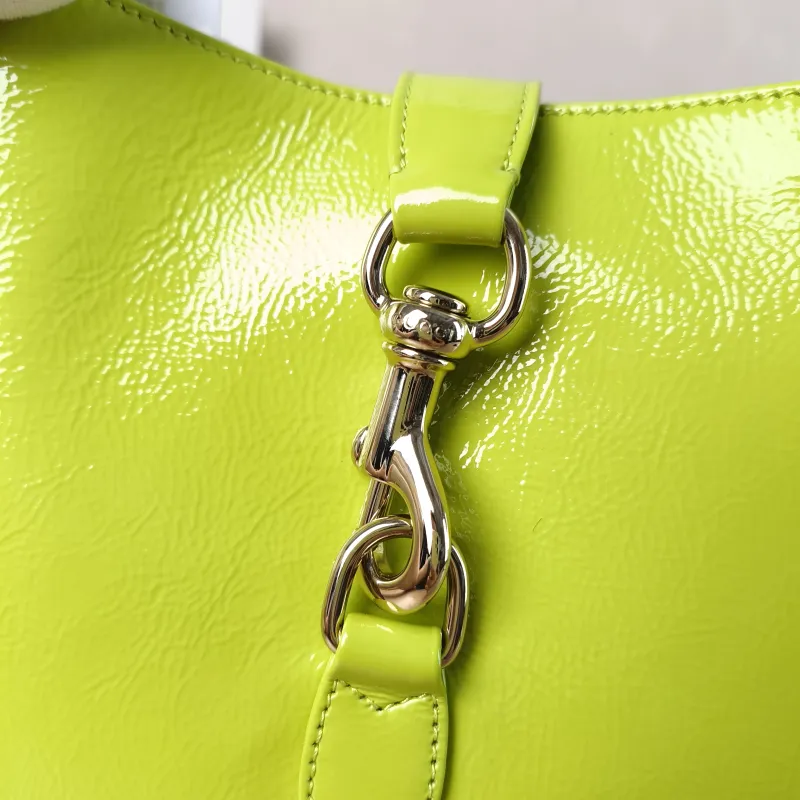 GUCCI Crossbody Bag Jackie 1961Collection Green Patent Leather Medium 27.5 × 4 × 19 cm — detail view 3 of 12