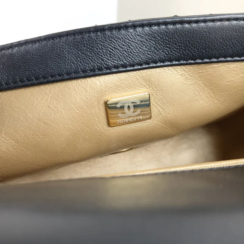 Chanel Crossbody Bag Classic Flap Mini CF Mini Black with Gold-Tone Hardware SL ambskinmini17 × 8 × 13.5 cm — detail view 5 of 12