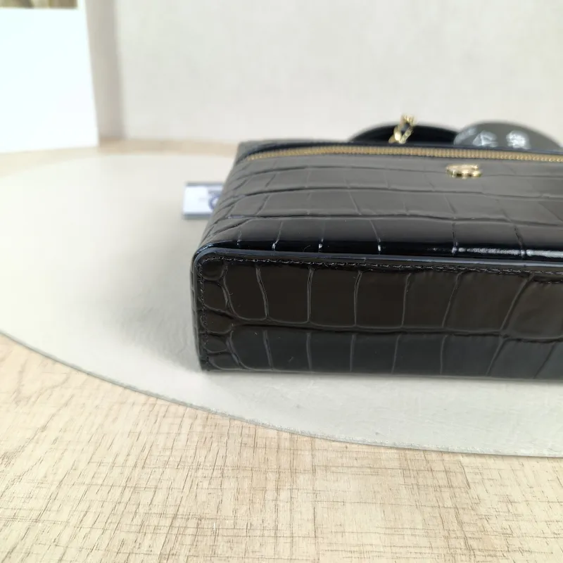 Chanel Crossbody Bag lp Vanity Case Bag Black Calfskin One Size 19.5 × 5 × 17 cm — detail view 13 of 15
