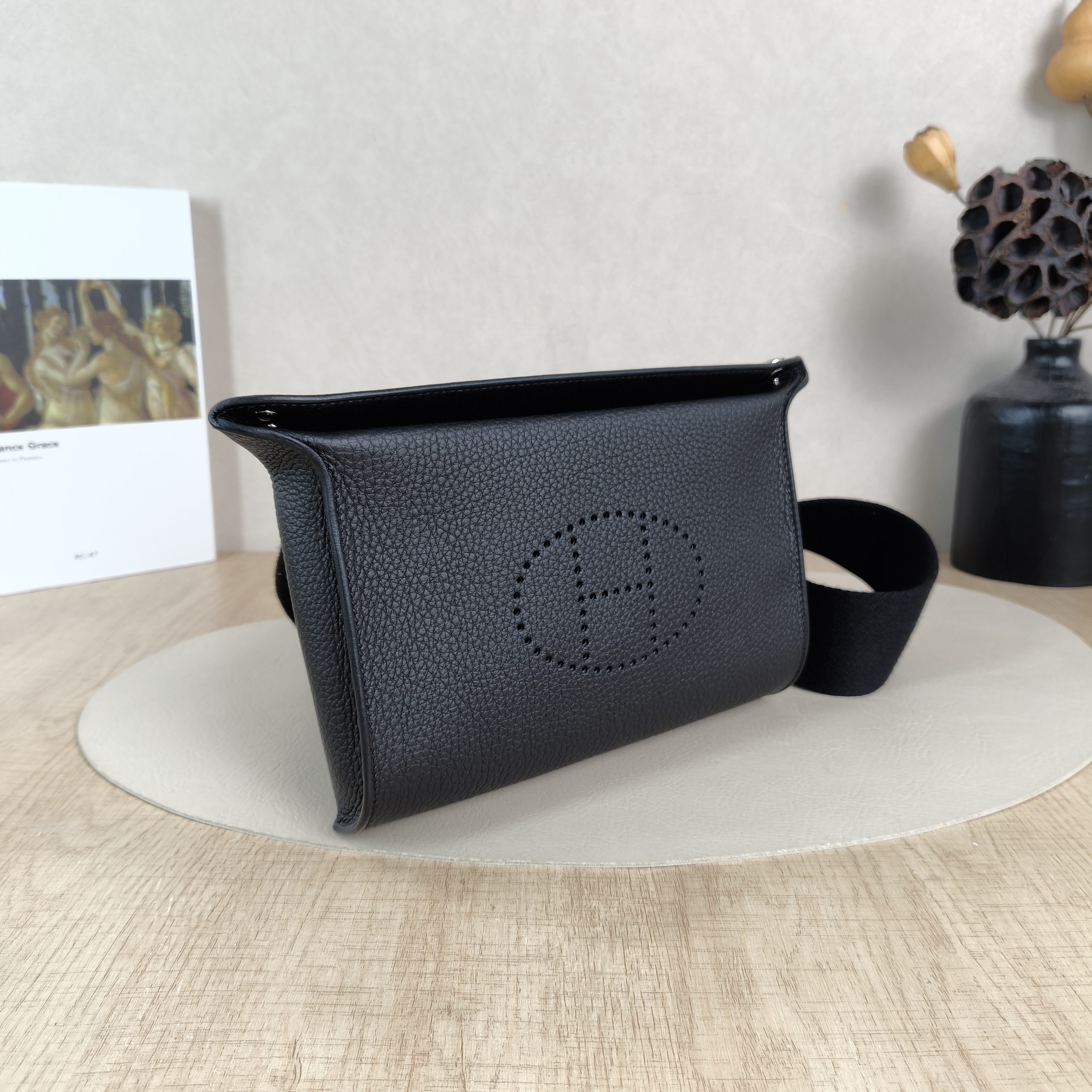 Hermès Crossbody Bag Videpoches Black Togo Calfskin One Size27 × 4 × 14 cm — cover view 4 of 6