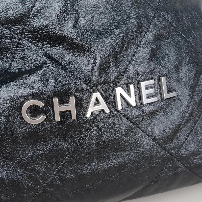 Chanel Shoulder Bag 22Bag Black CC alfskin Small 35 × 7 × 37 cm — detail view 1 of 14