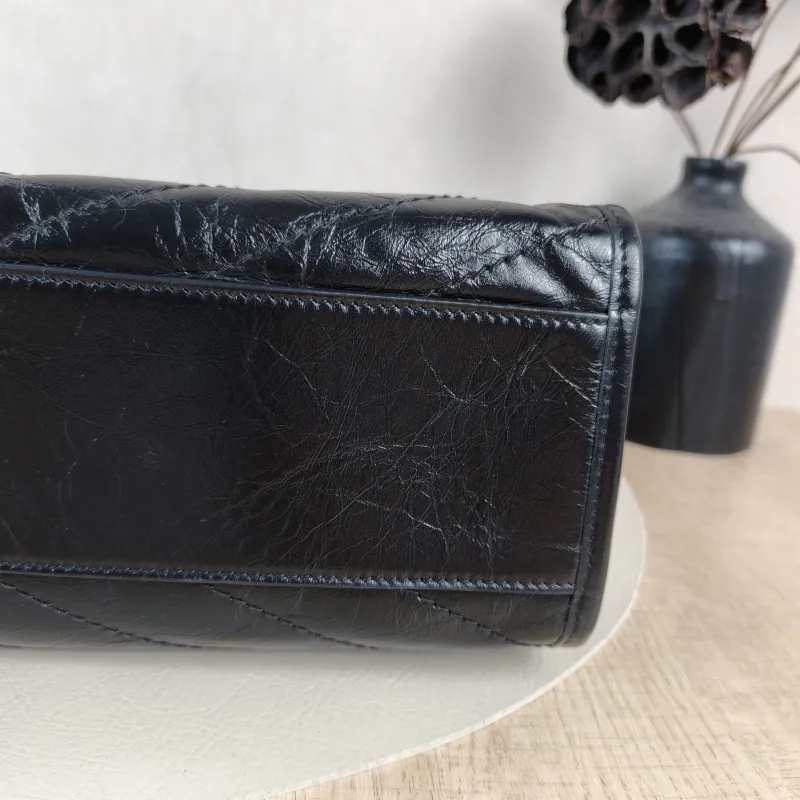 SAINT LAURENT Shoulder Bag NIKI SHOPPING Shopping Tote Black Waxed Leather Medium33 × 11.5 × 27 cm — detail view 1 of 11