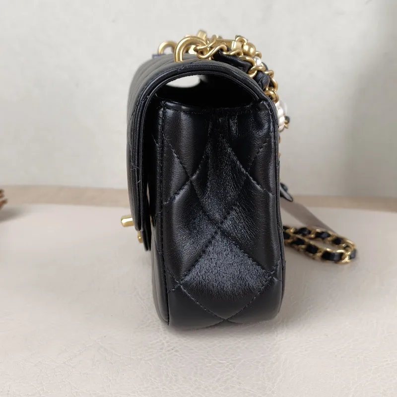 Chanel Crossbody Bag Pearl Black Lambskin Mini 19 × 5.5 × 12.5 cm — detail view 2 of 12