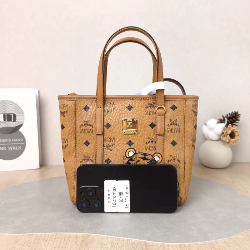 MCM Shoulder Bag Tote Bag PV Cmini19 × 9 × 18.5 cm — cover view 2 of 5