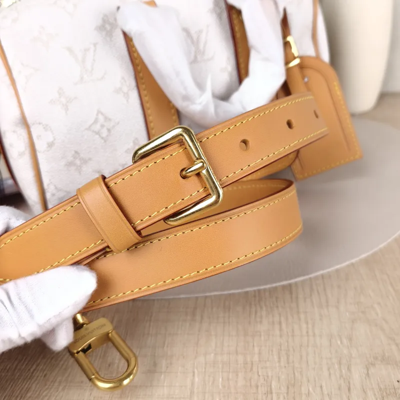 Louis Vuitton Crossbody Bag Keepall 25 White Monogram PVC Medium 25 × 11 × 15 cm — detail view 6 of 10