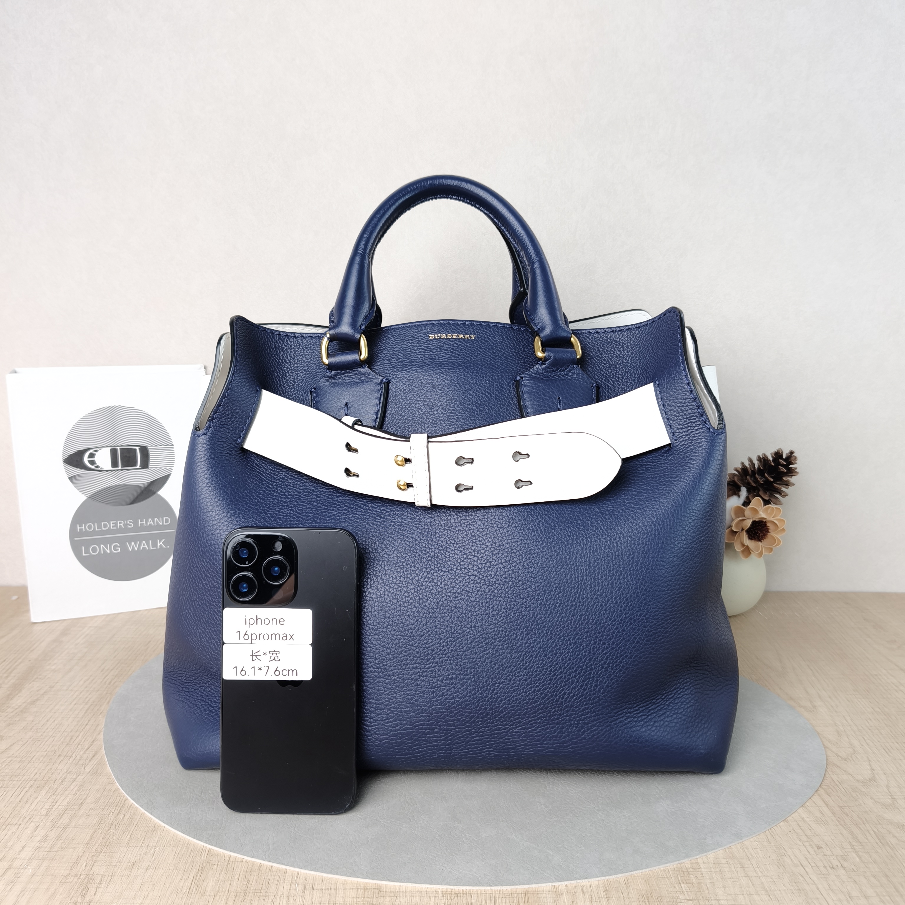 BURBERRY Top Handle Bag Tote Bag White Navy Calfskin One Size34 × 17 × 28 cm — cover view 6 of 6
