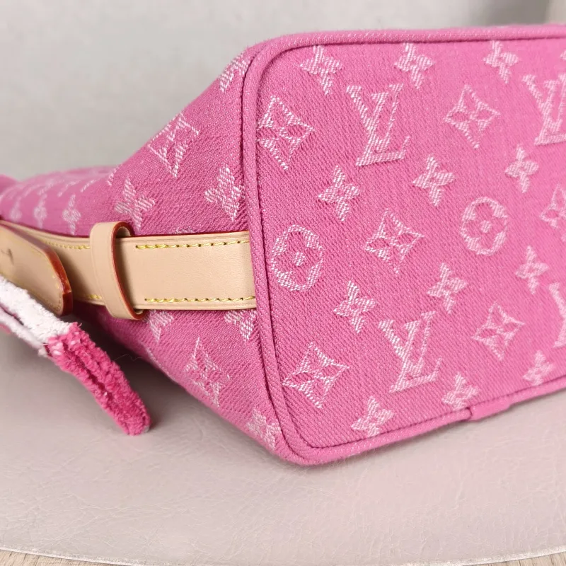 Louis Vuitton Top Handle Bag ALL IN BB Red BB 16 × 12 × 18 cm — detail view 3 of 11