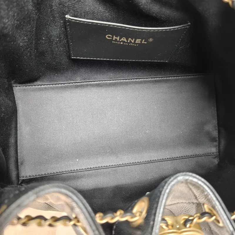 Chanel Shoulder Bag25Bag Black Grained Calfskin Small26 × 14 × 30 cm — detail view 4 of 11