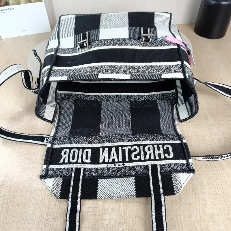 DIOR Crossbody Bag camp Messenger Bag Colorblock Canvas Medium29 × 12 × 22 cm — detail view 9 of 11