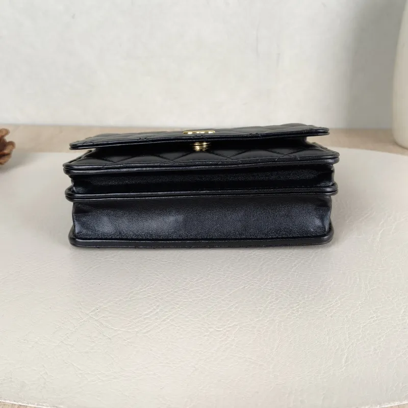 Chanel Crossbody Bag woc Black Lambskin One Size15.5 × 5 × 11 cm — cover view 5 of 6