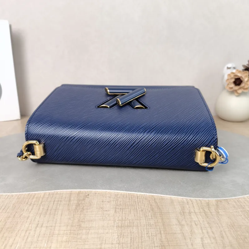 Louis Vuitton Crossbody Bag Twist Blue Calfskin Medium 23 × 9.5 × 17 cm — detail view 4 of 14