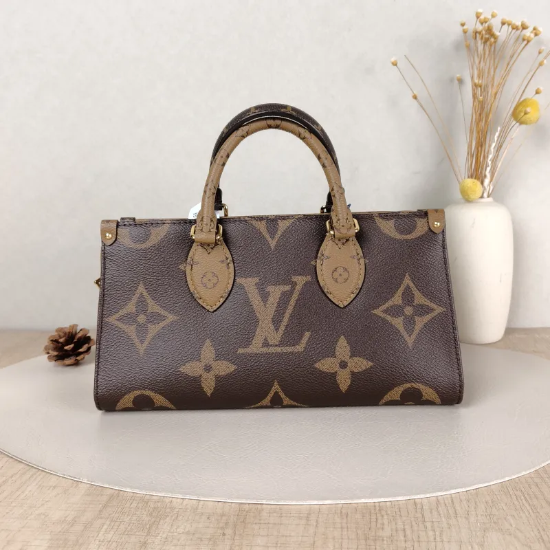 Louis Vuitton Crossbody Bag Onthego East West Monogram PVC Small25 × 10 × 13 cm