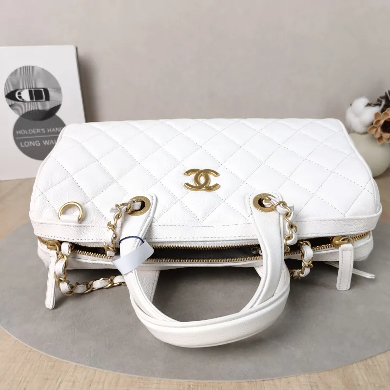 Chanel Crossbody Bag Bowling Bag White Gold Grained Calfskin One Size32 × 13 × 16 cm — detail view 7 of 13