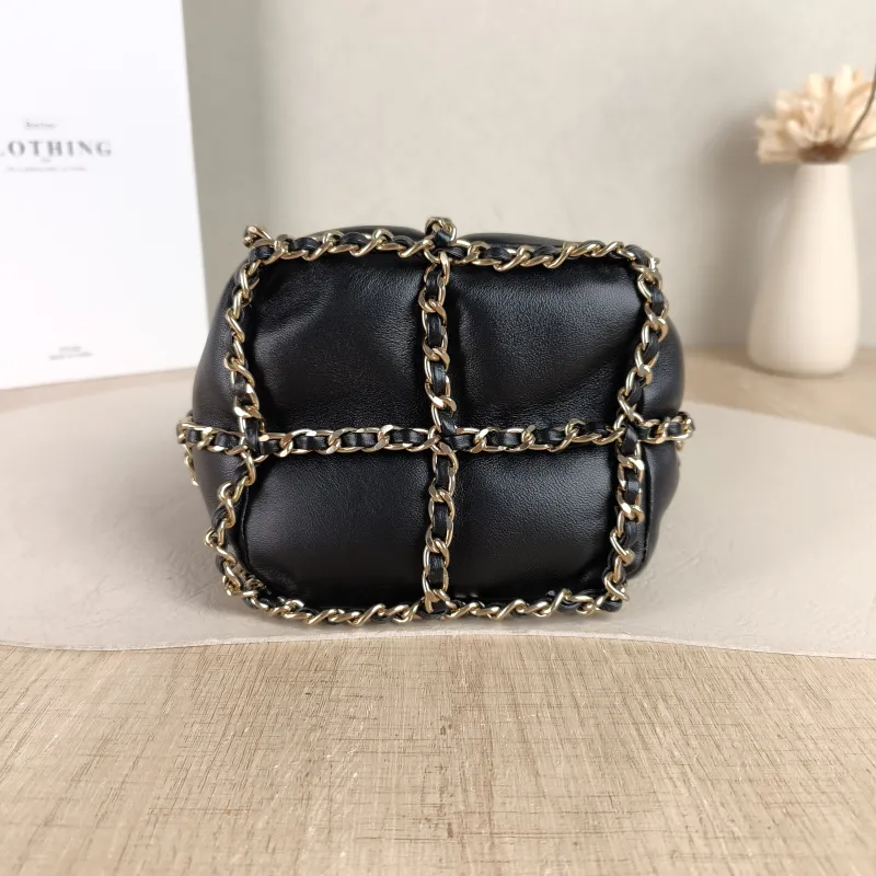 Chanel Crossbody Bag Crossbody Bag Black Lambskin One Size12 × 11 × 18 cm — cover view 4 of 5