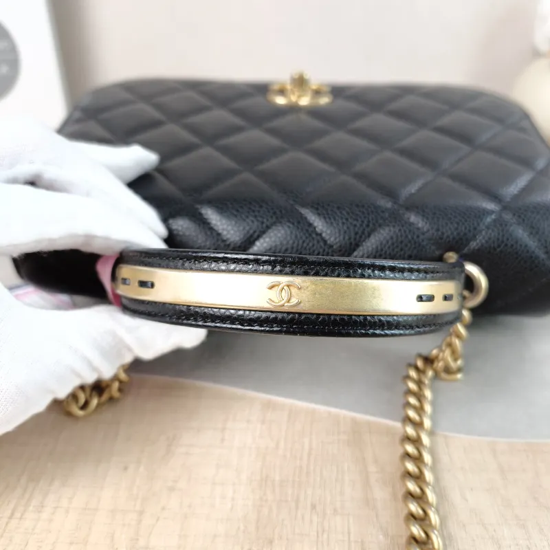 Chanel Crossbody Bag Crossbody Bag Black Calfskin One Size 24 × 8 × 16 cm 24 — detail view 7 of 14
