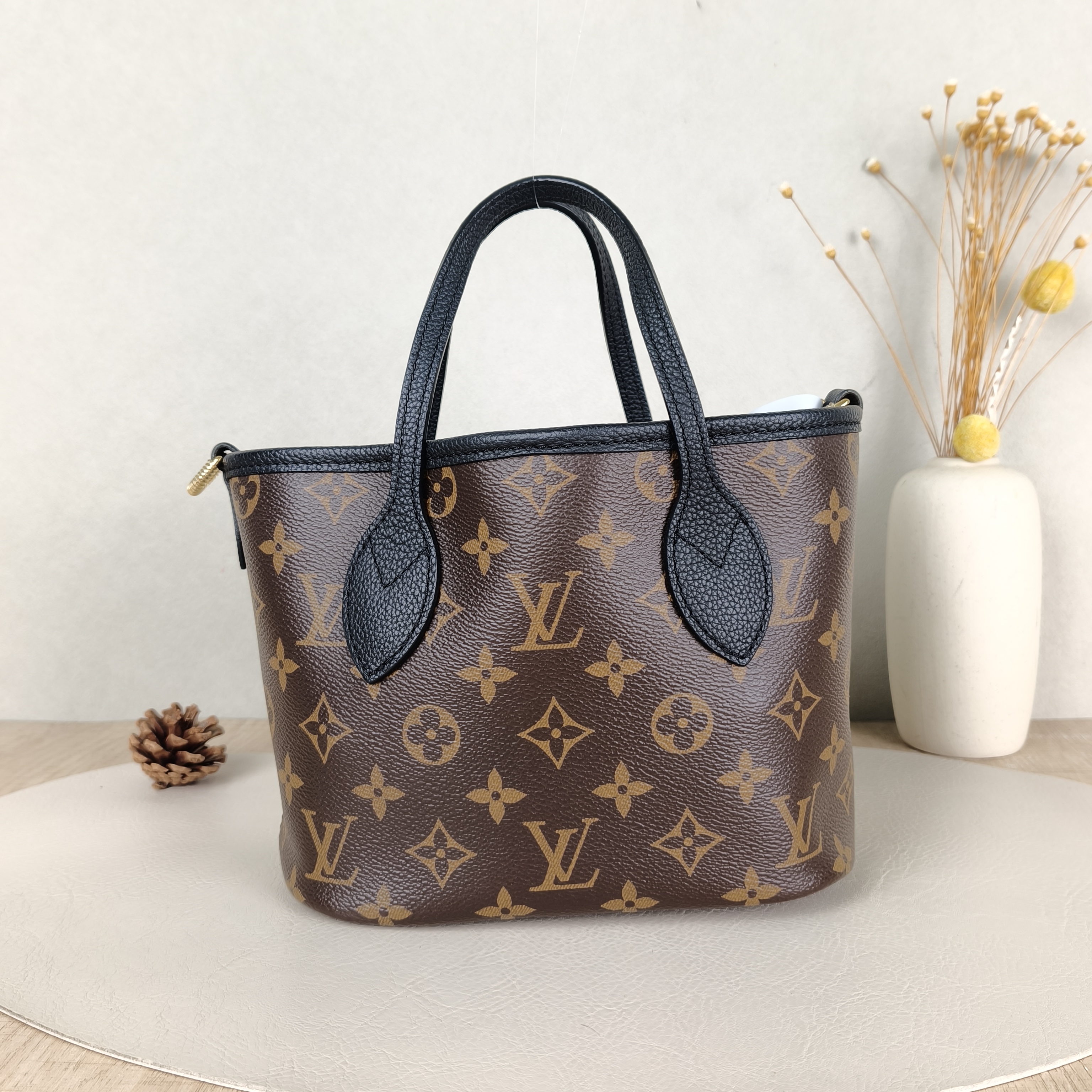 Louis Vuitton Crossbody Bag NEVERFULL INSIDE OUT BB Black PVC · Calfskin BB26.5 × 11 × 16.5 cm — cover view 3 of 6