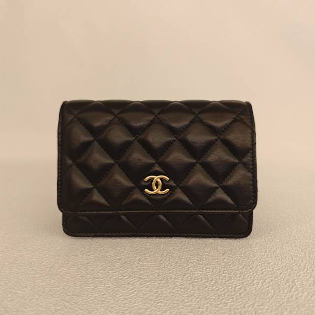 Chanel Crossbody Bag22b woc Black Lambskin15.5 × 4.5 × 11 cm