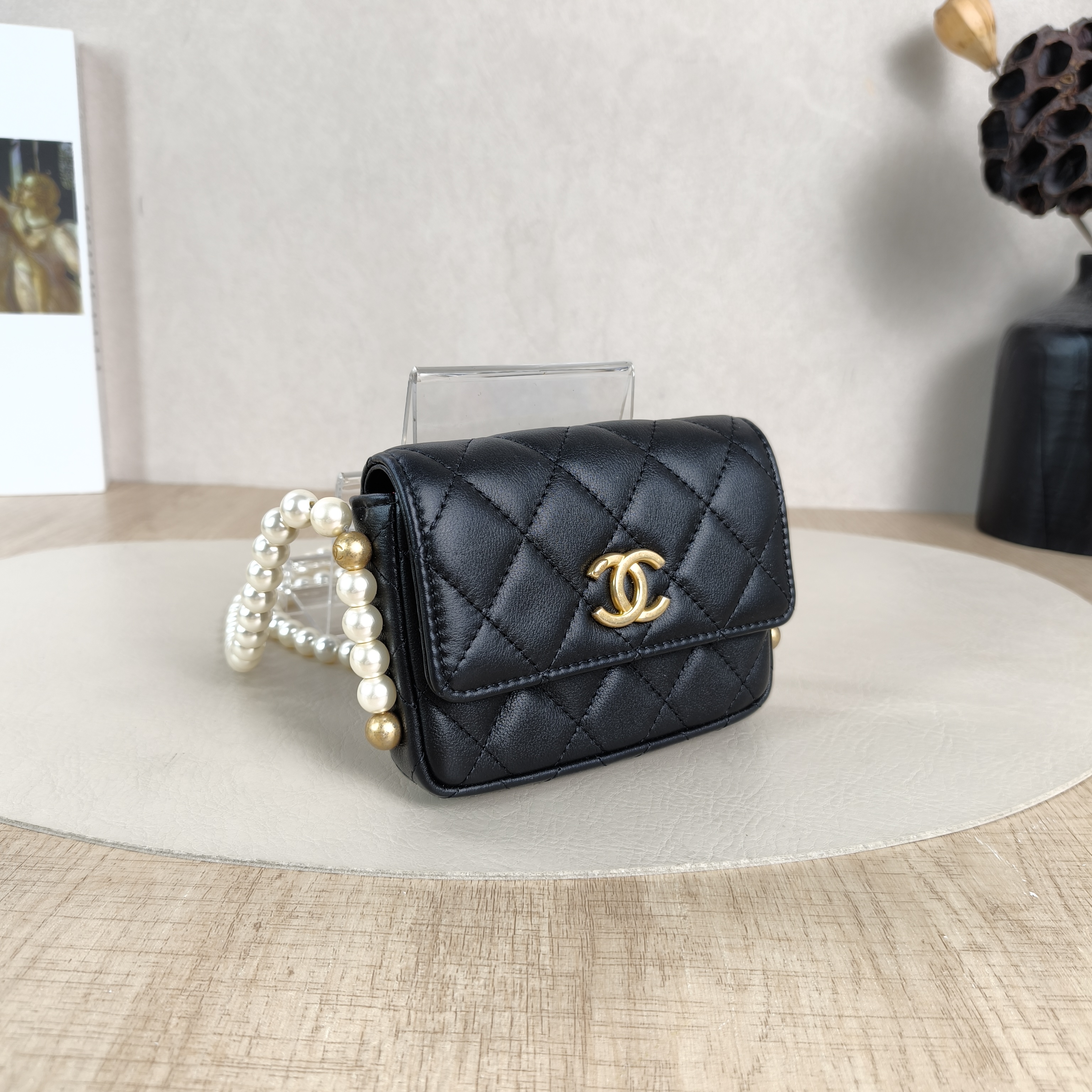 Chanel Crossbody Bag Pearl Crossbody Bag Black Calfskin One Size12 × 4 × 9 cm — cover view 3 of 6