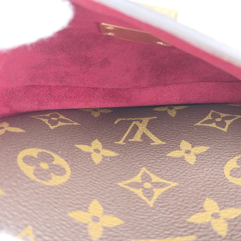 Louis Vuitton Crossbody Bag Passy Messenger Bag Monogram PVC Small23 × 9 × 17 cm — detail view 11 of 13