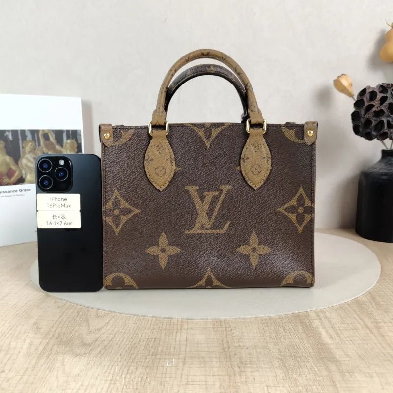 Louis Vuitton Shoulder Bag Onthego Monogram PVC Small25 × 11.5 × 19 cm — cover view 4 of 5