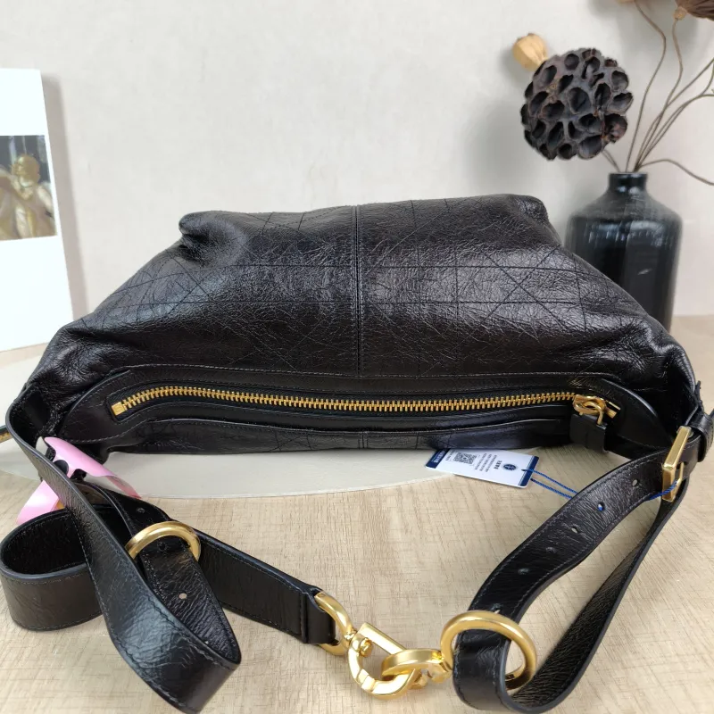 DIOR Shoulder Bag D-Journey Shoulder Bag Hobo Black Calfskin Small 25.5 × 14 × 14.5 cm — detail view 2 of 10