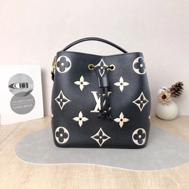 Louis Vuitton Shoulder Bag NÉONOÉ Bucket Bag Black · White Monogram Empreinte Embossed Calfskin Medium 26 × 17.5 × 26 cm