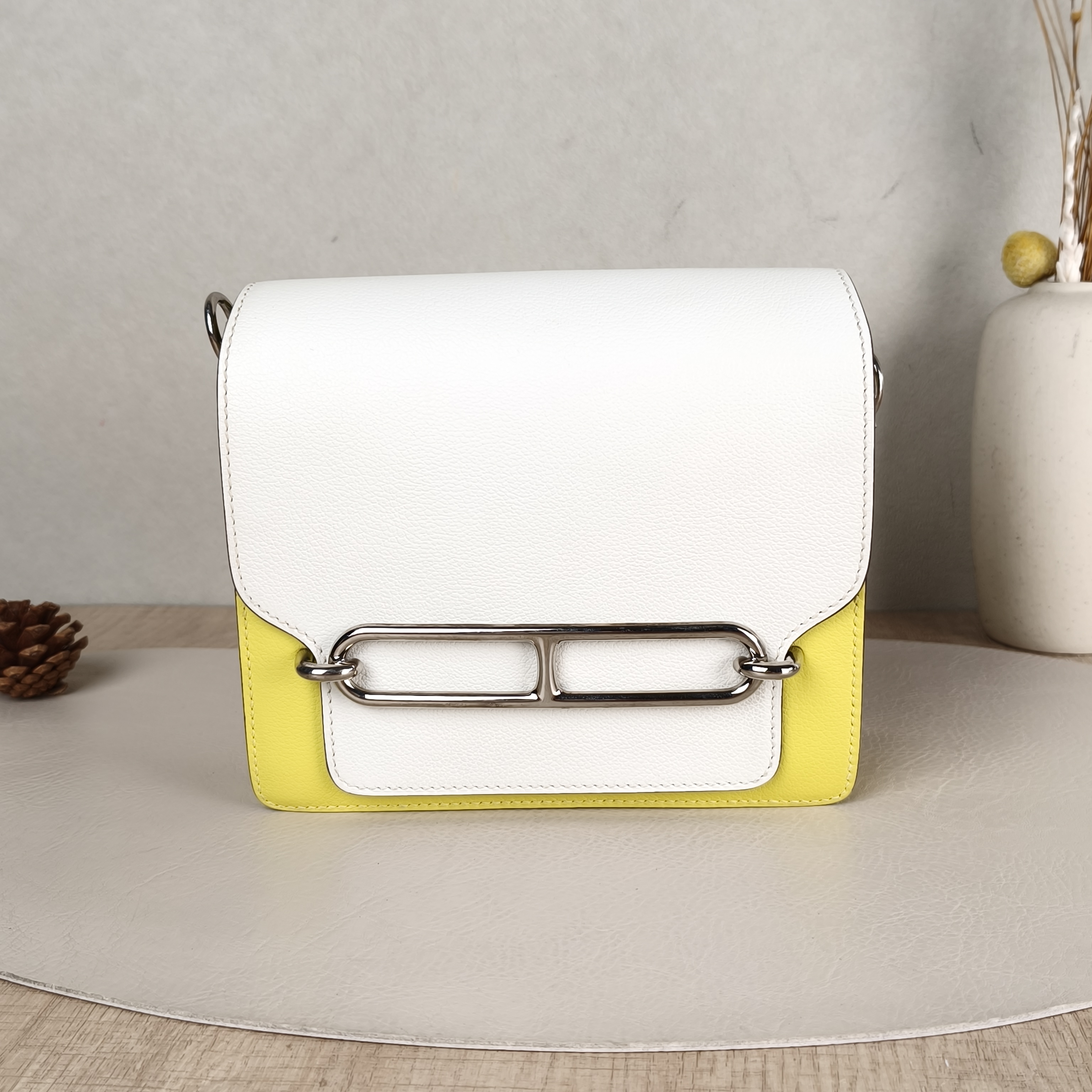 Hermès Crossbody Bag Roulis 19 01Blanc White Evercolor Calfskinmini18 × 6 × 15 cm