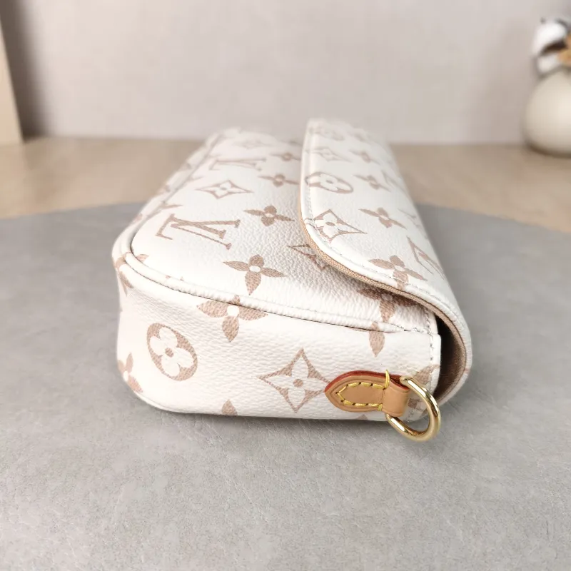 Louis Vuitton Crossbody Bag IVY · Beige PVC Small 23.5 × 4.3 × 12 cm — detail view 11 of 11