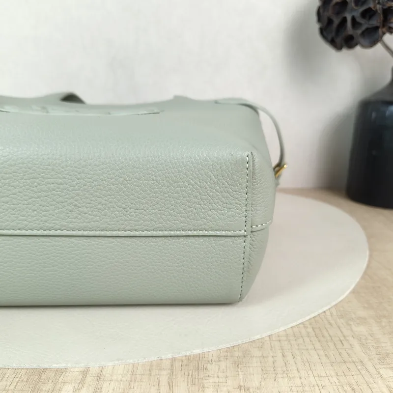 CELINE Shoulder Bag Anais Tote Bag Green Calfskin Mini 20 × 10 × 21 cm — detail view 3 of 12