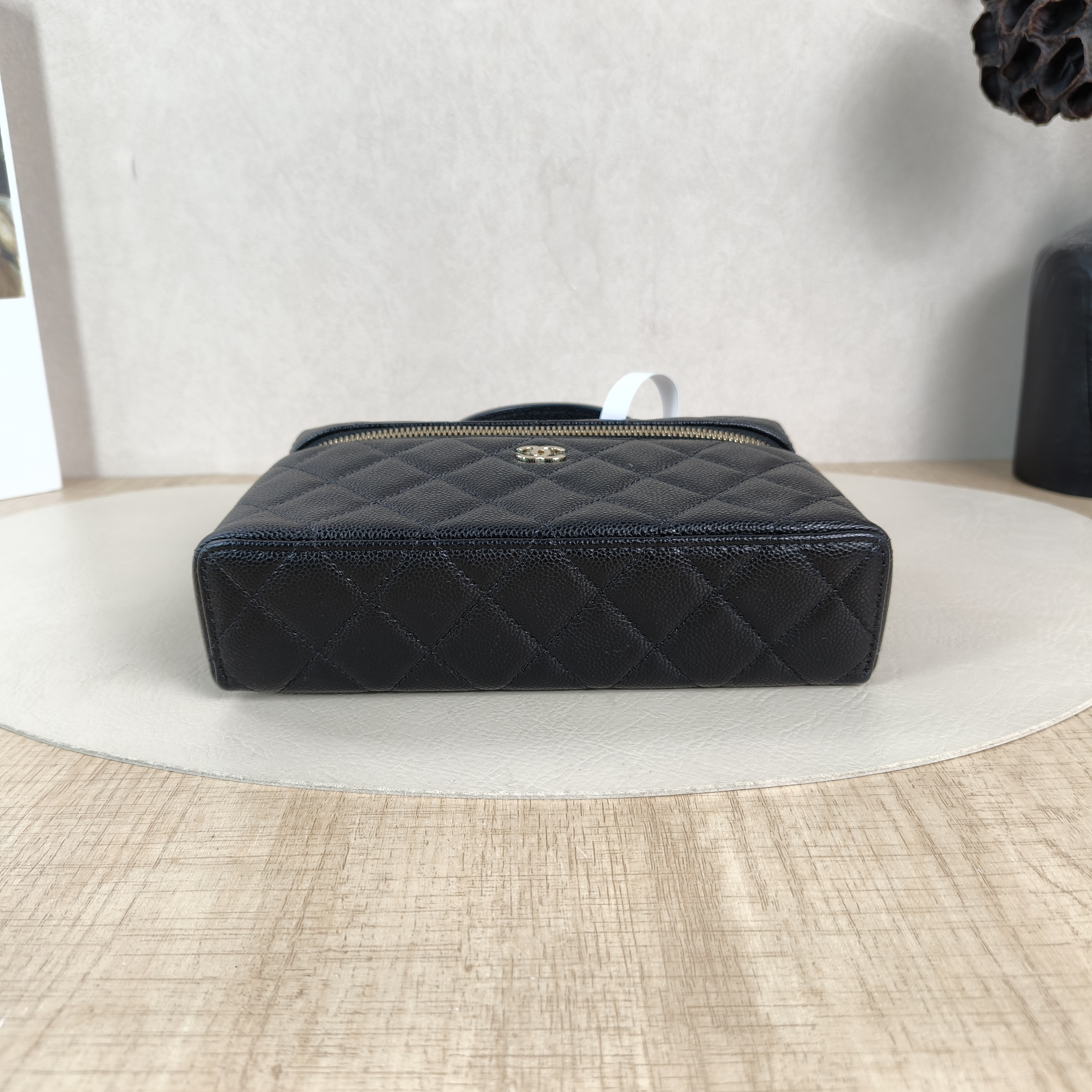 Chanel Crossbody Baglp Box Bag Top Handle Crossbody Bag Black Calfskin One Size19.5 × 5 × 17 cm — cover view 3 of 6