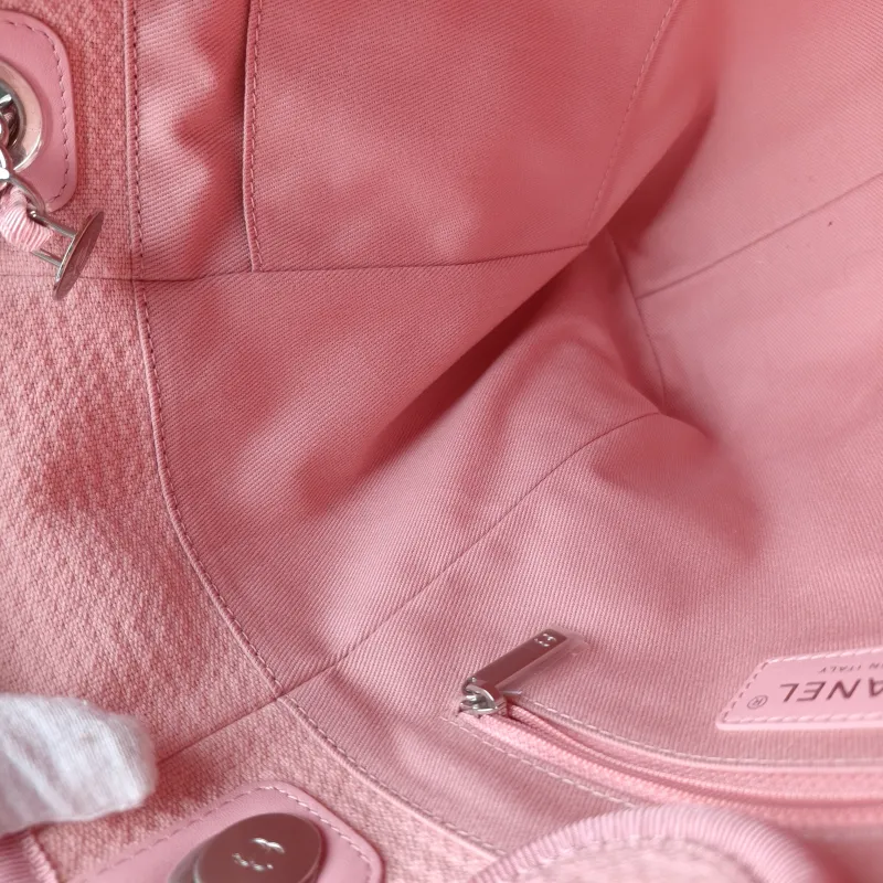 Chanel Shoulder Bag Pink One Size 26 × 10 × 26 cm — detail view 3 of 12