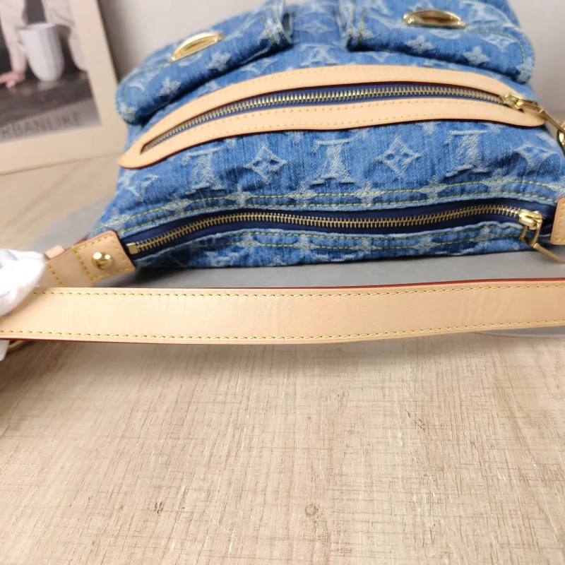 Louis Vuitton Shoulder Bag Baggy hobo Shoulder Bag Blue One Size 30 × 13 × 22 cm — detail view 1 of 13