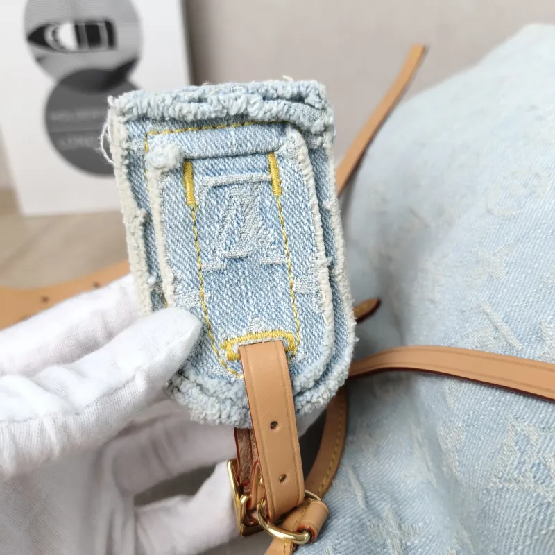 Louis Vuitton Crossbody Bag Carryall Blue Small29 × 12 × 24 cm — detail view 11 of 19