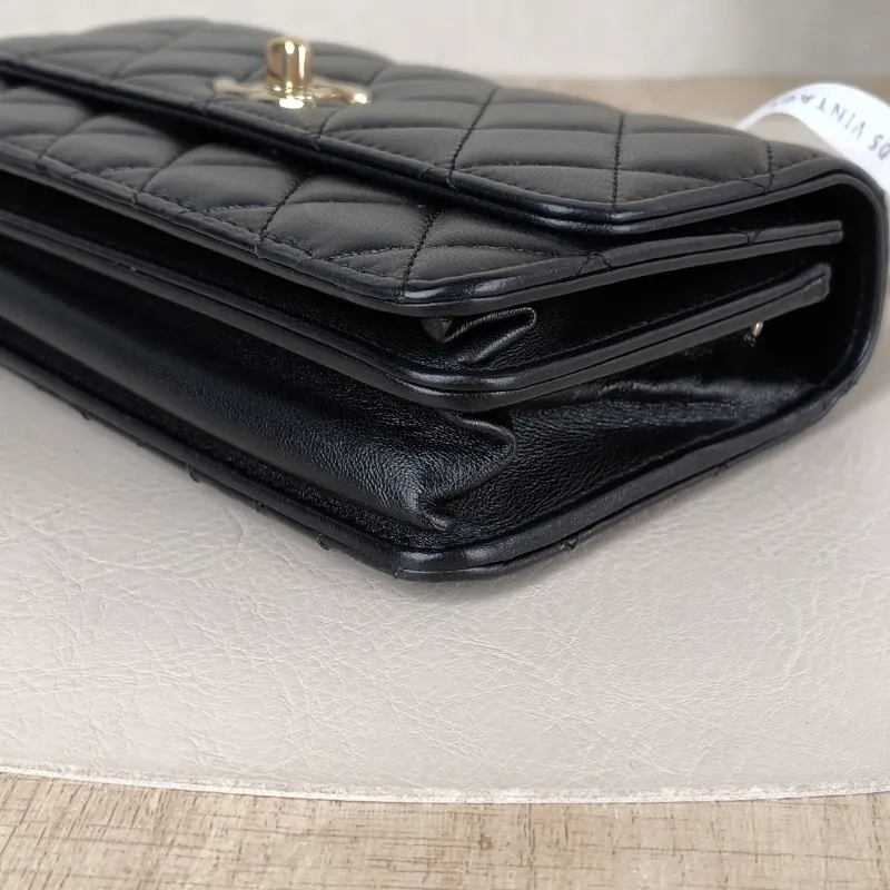 Chanel Crossbody Bag trendy cc woc Black Lambskinmini19.2 × 3.5 × 12.3 cm — detail view 4 of 14