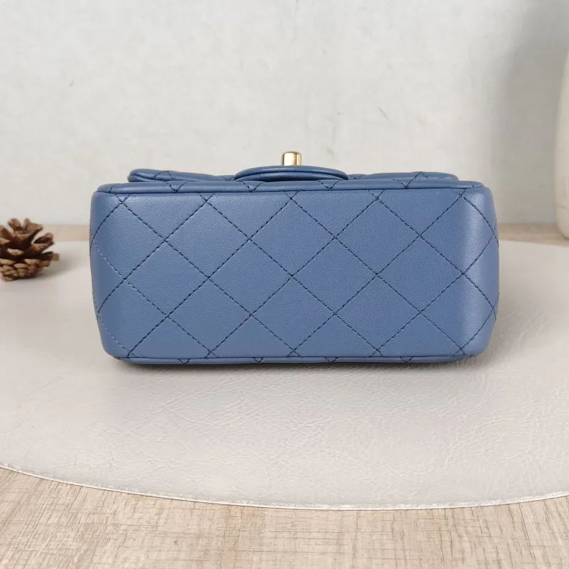 Chanel Crossbody Bag Blue Lambskin One Size 17 × 8 × 13.5 cm — cover view 4 of 5