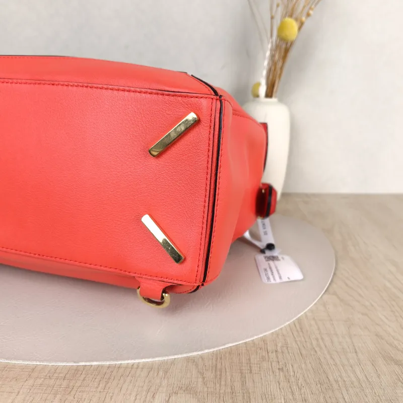 LOEWE Crossbody Bag Puzzle Red Calfskin Medium29 × 14 × 19.5 cm — detail view 6 of 13