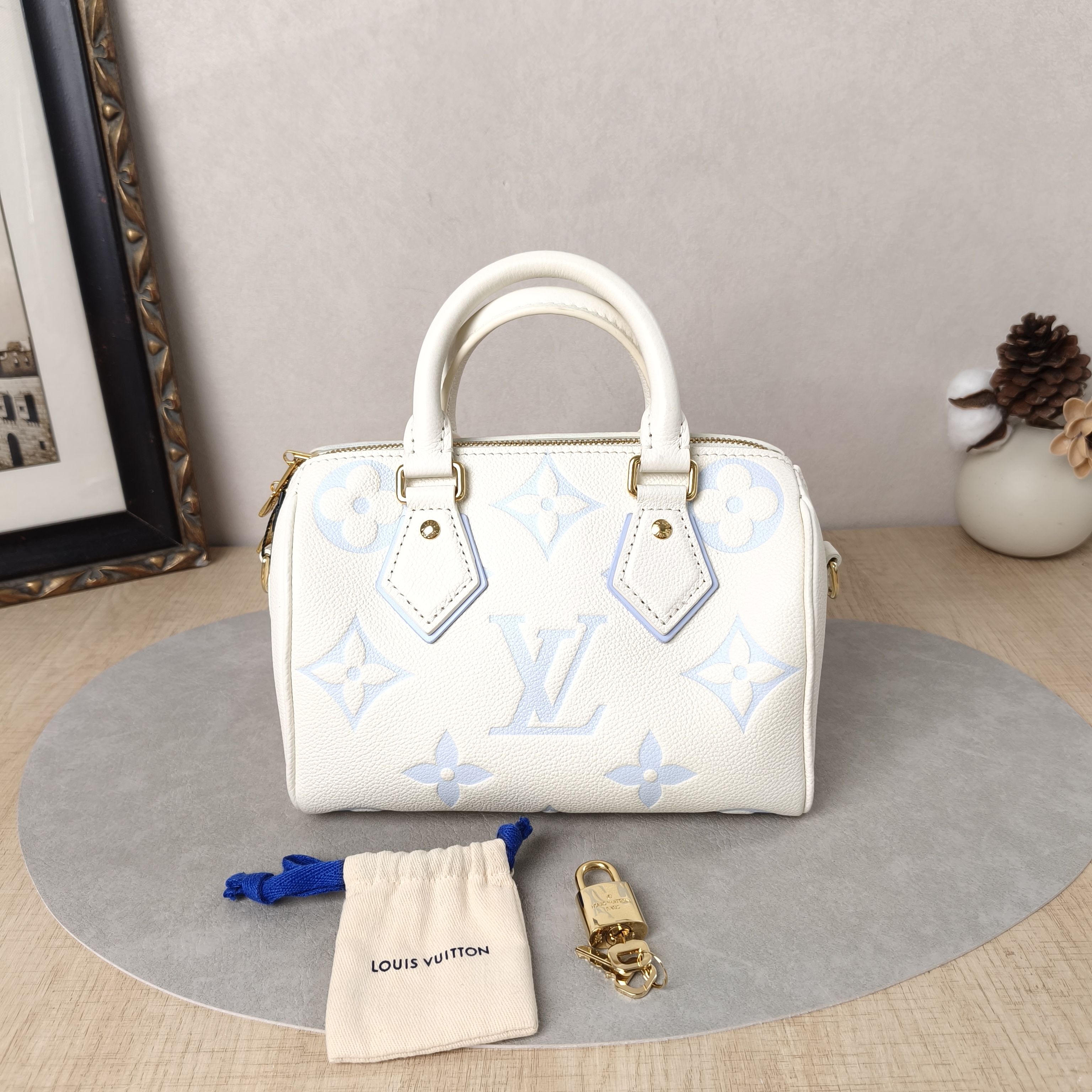 Louis Vuitton Crossbody Bag Speedy20 White · Blue Monogram Empreinte Embossed Calfskin Small20.5 × 12 × 13.5 cm — cover view 3 of 6