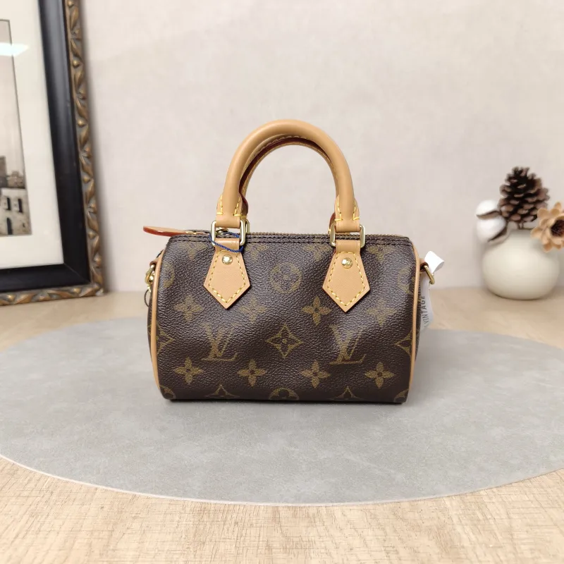 Louis Vuitton Crossbody Bag Speedy Nano Shoulder Strap PV Cnano16 × 7.5 × 10 cm