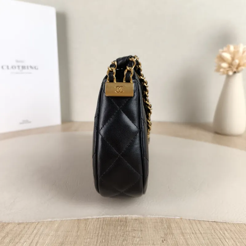 Chanel Shoulder Bag hobo 19 Black Lambskin Small 20 × 4.5 × 13 cm — detail view 7 of 12