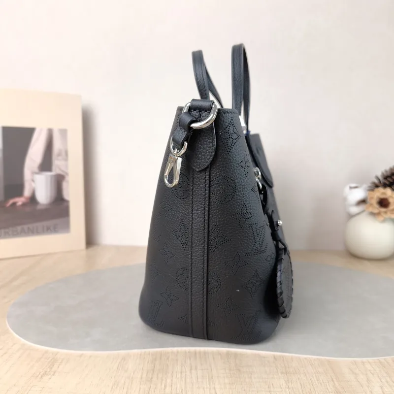 Louis Vuitton Crossbody Bag Blossom Top Handle Bag Black Calfskin Small 20 × 12.5 × 20 cm — detail view 4 of 11